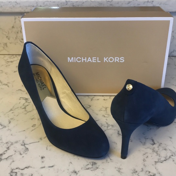 michael kors navy pumps